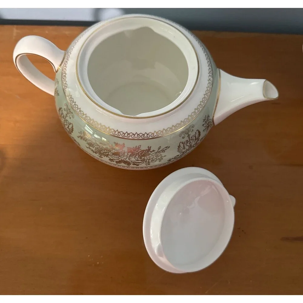 Wedgwood Gold Columbia Tea Pot Set Creamer/Sugar/4 Cups Sage Green England Mint